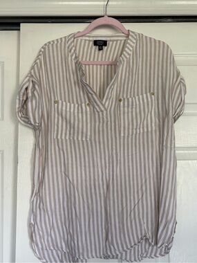 Jones New York Cream and Tan Striped Short Sleeve Tunic